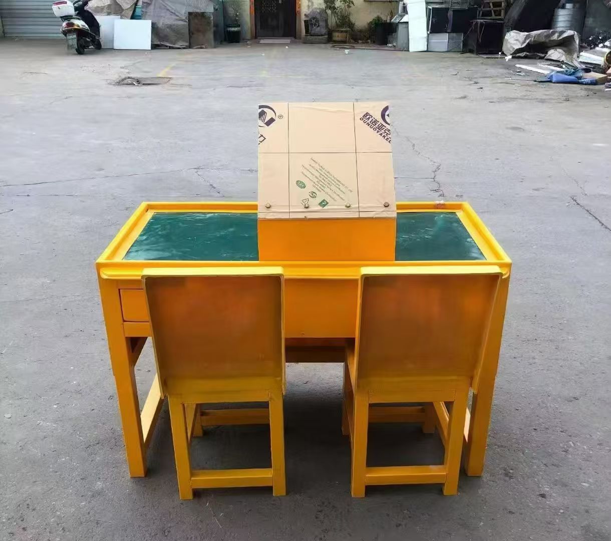 聂荣防静电导通桌井下煤矿火工品发放桌：危险品流转的安全守护者